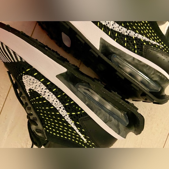 NWT Nike Air Max FlyKnit Racer Sneaker in Black/White - Picture 6 of 9